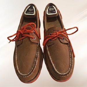 Sperry boat leather shoes.